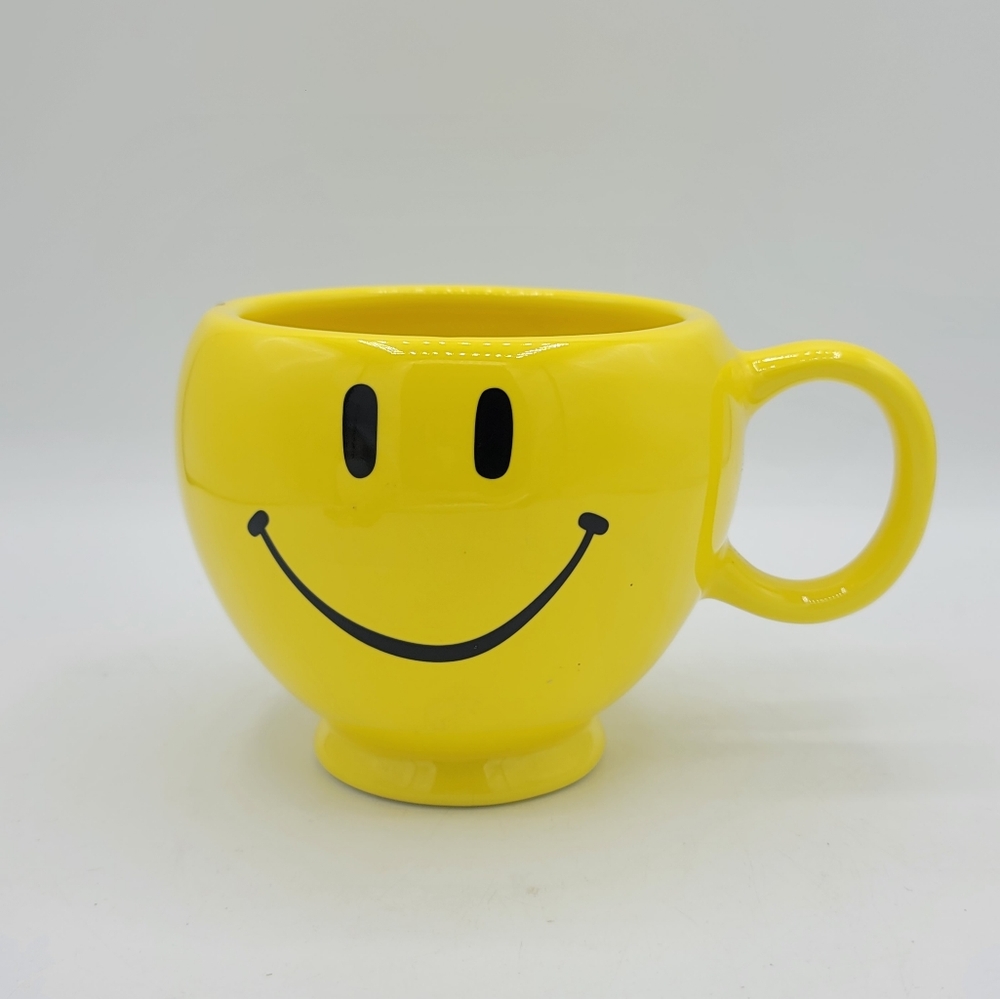Teleflora Smiley Face Yellow Mug Bowl Oversized 4" Ceramic Cup Pedestal Base Vtg - Picture 7 of 7
